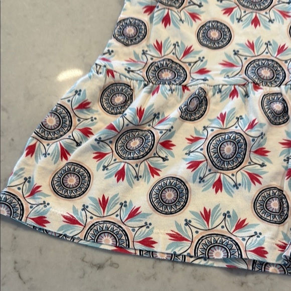 Tea Collection Patterned Top with Ruffle Hem - Picture 5 of 10